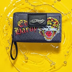 NEW Ed Hardy Women's Wallet Wristlet Tiger with Rhinestones Zip Around Black NWT